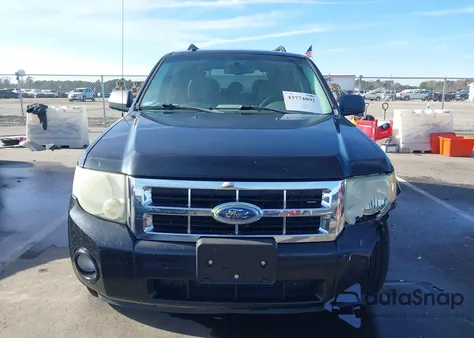2008 Ford Escape Xlt z USA, uszkodzony, nr VIN 1FMCU03198KE63353